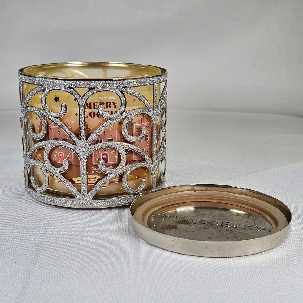 New Bath & Body Works Merry Cookie 3 Wick Candle with Silver Glitter Holder